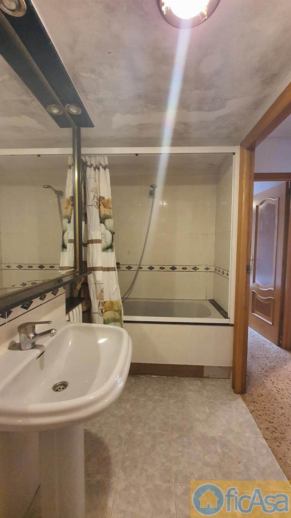 For sale of flat in Castellón