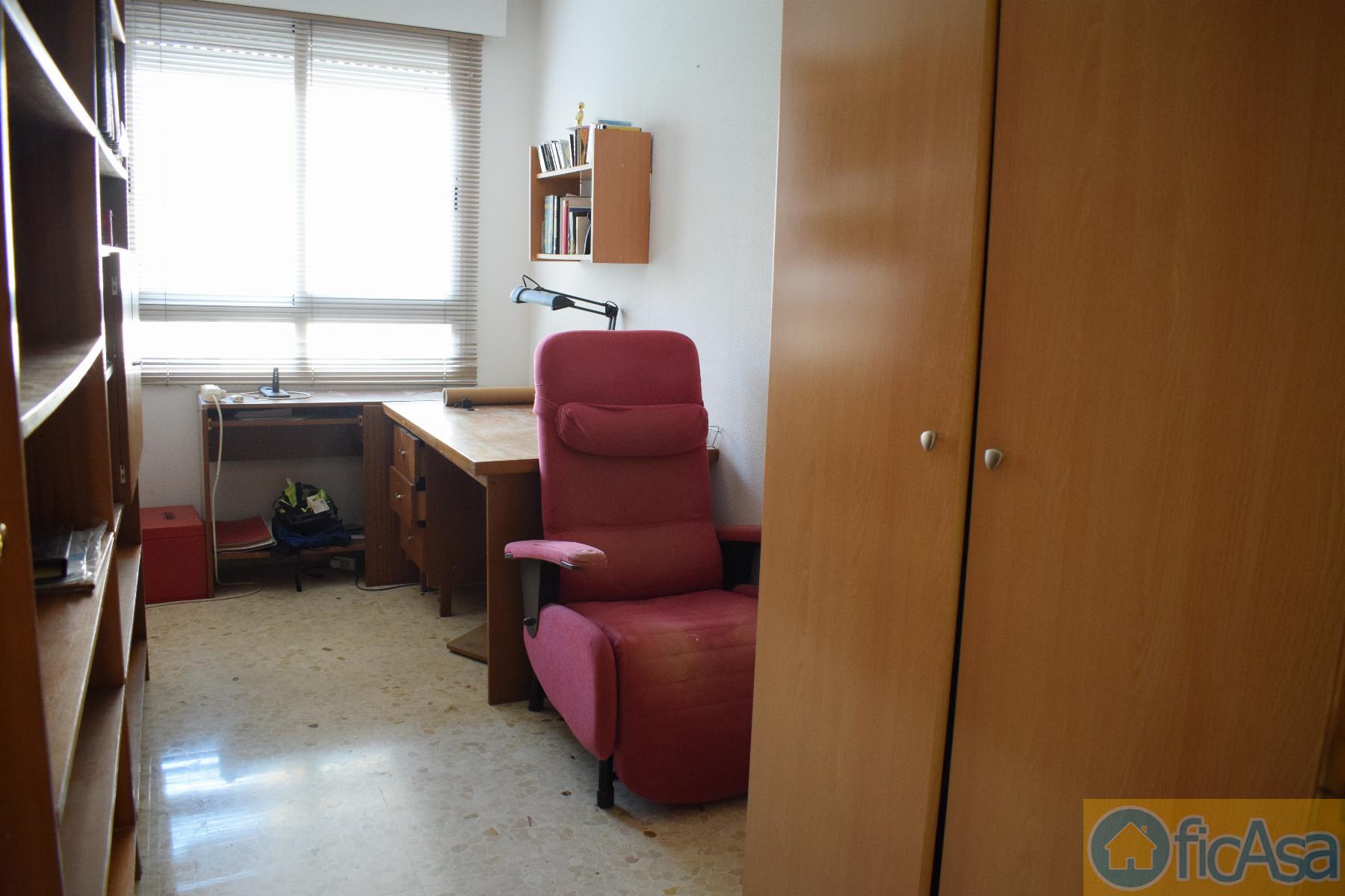 For sale of flat in Castellón