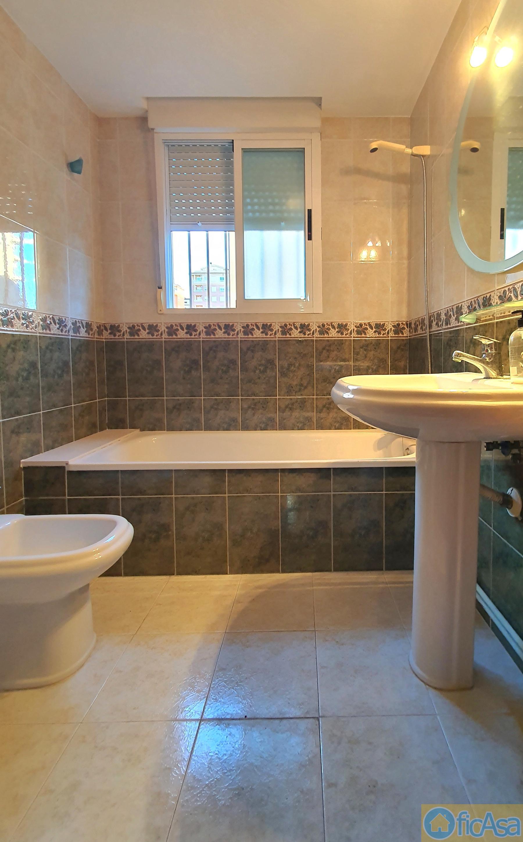 For sale of flat in Castellón