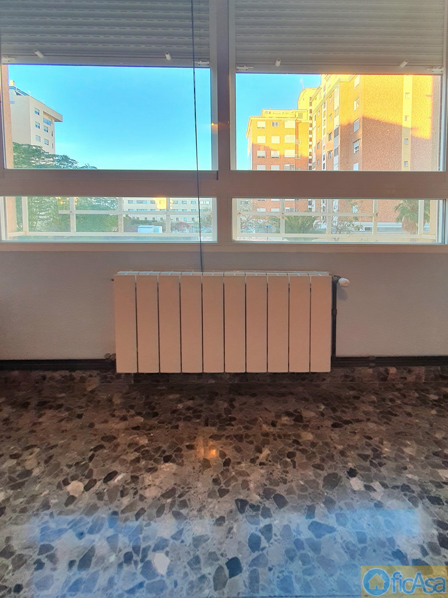 For sale of flat in Castellón