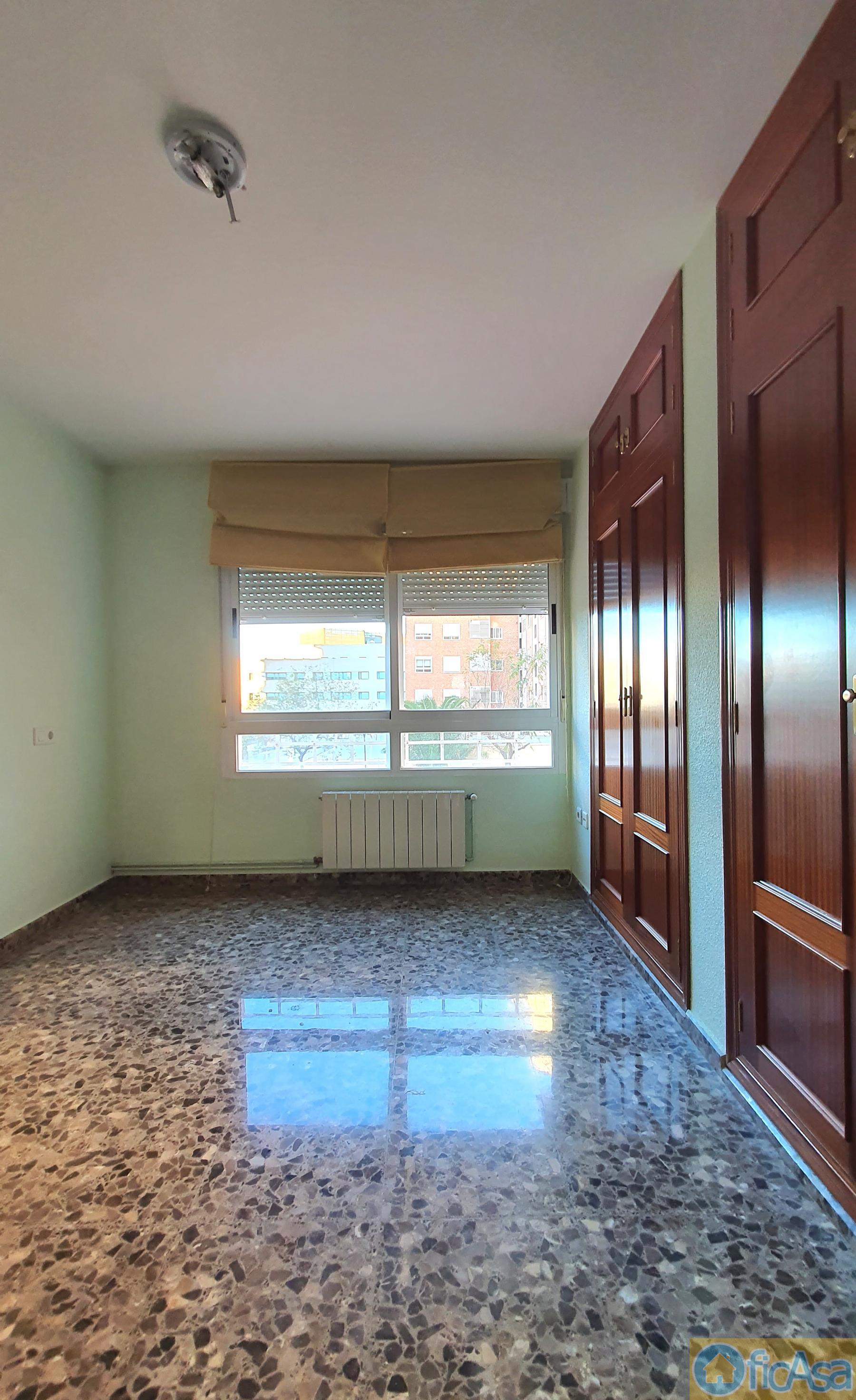 For sale of flat in Castellón