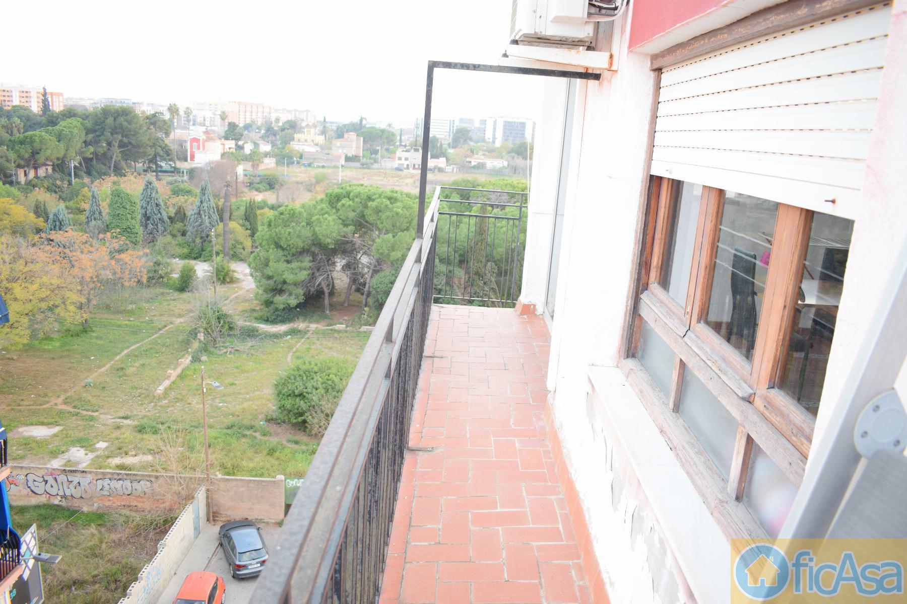 For sale of flat in Castellón