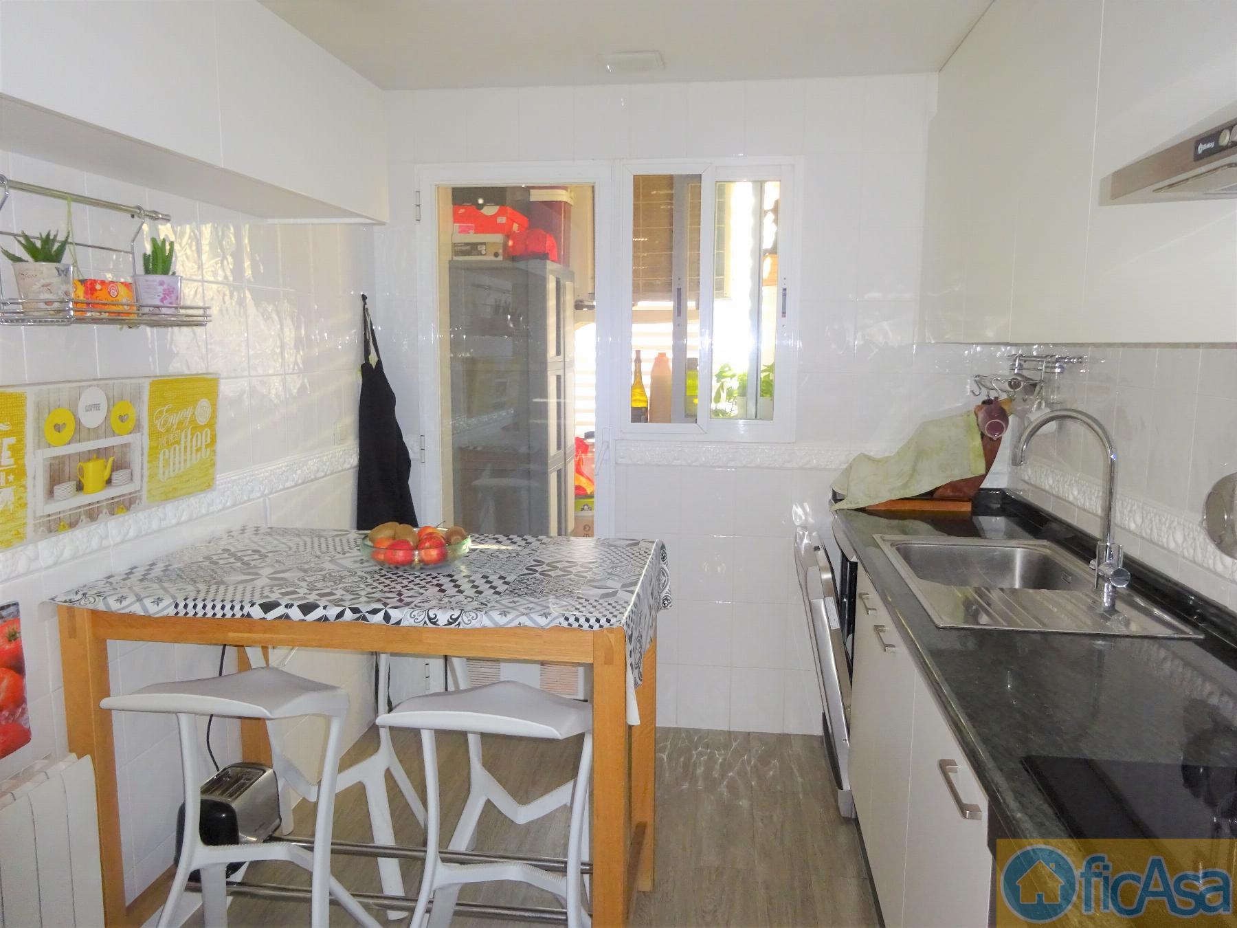 For sale of flat in Castellón