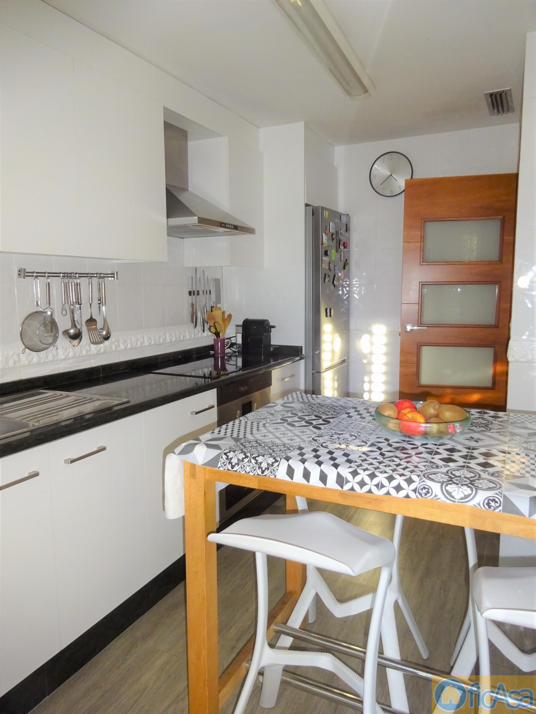 For sale of flat in Castellón