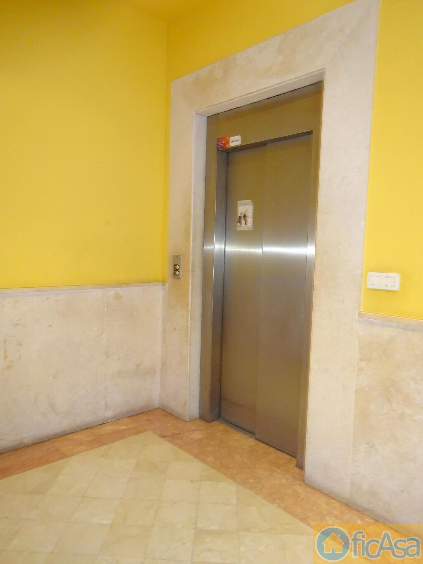 For sale of flat in Castellón