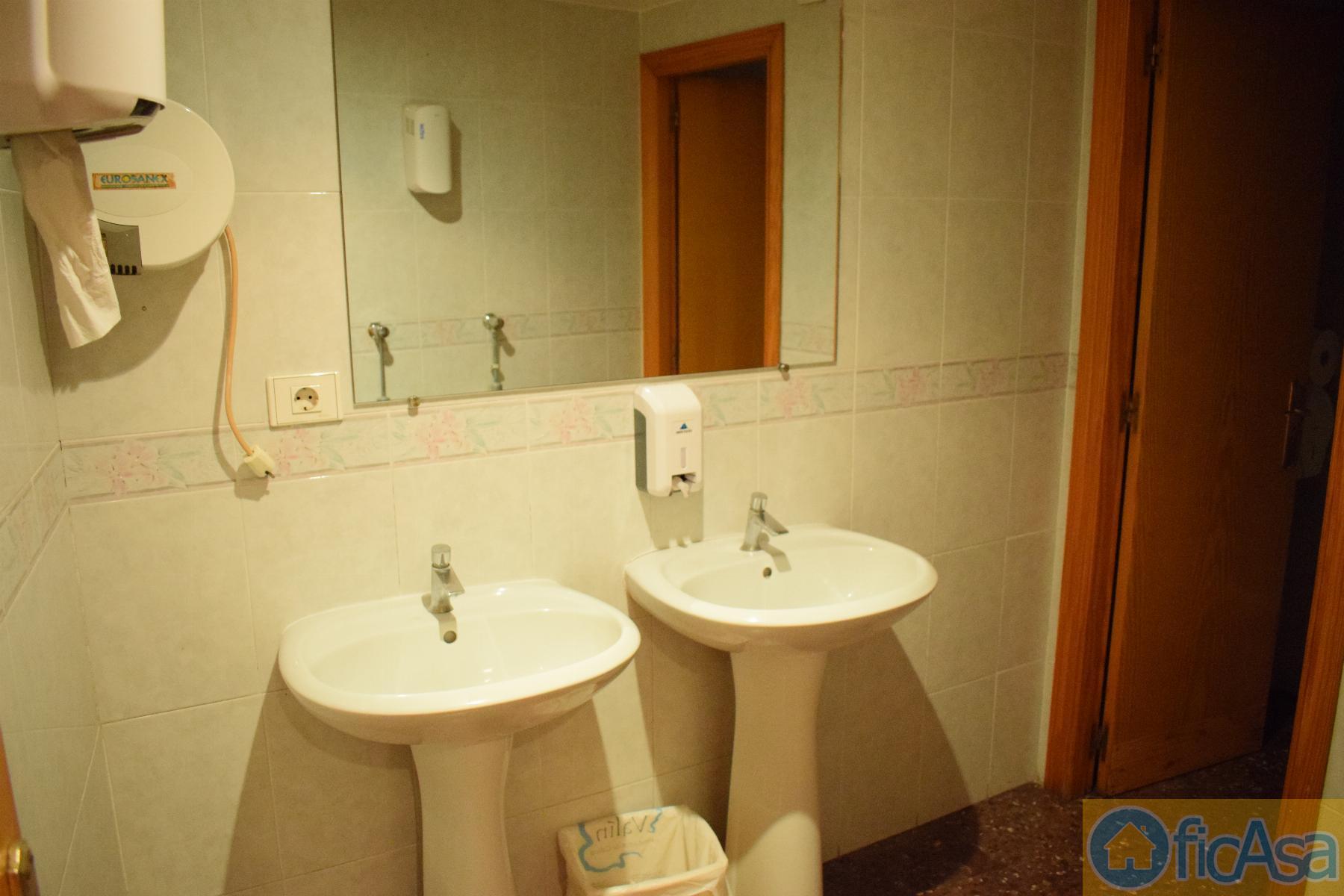 For sale of commercial in Castellón