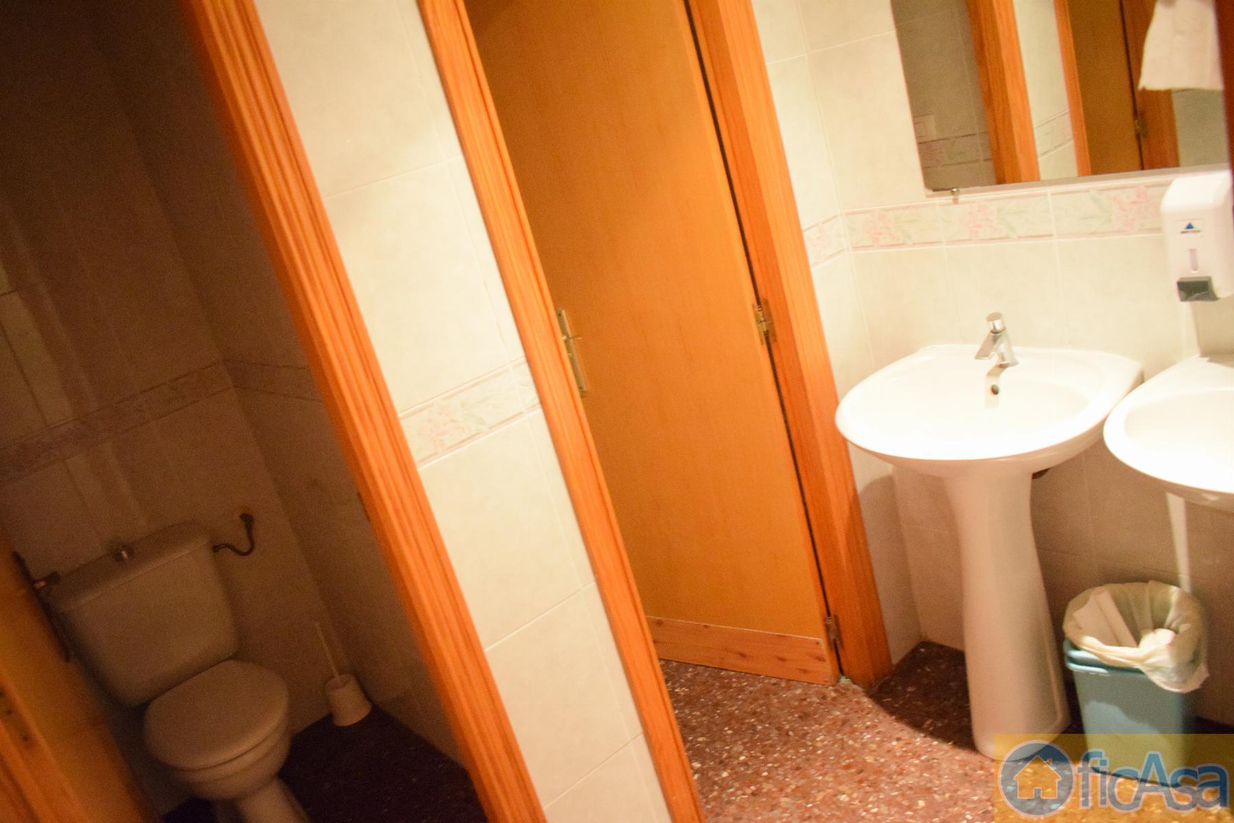 For sale of commercial in Castellón