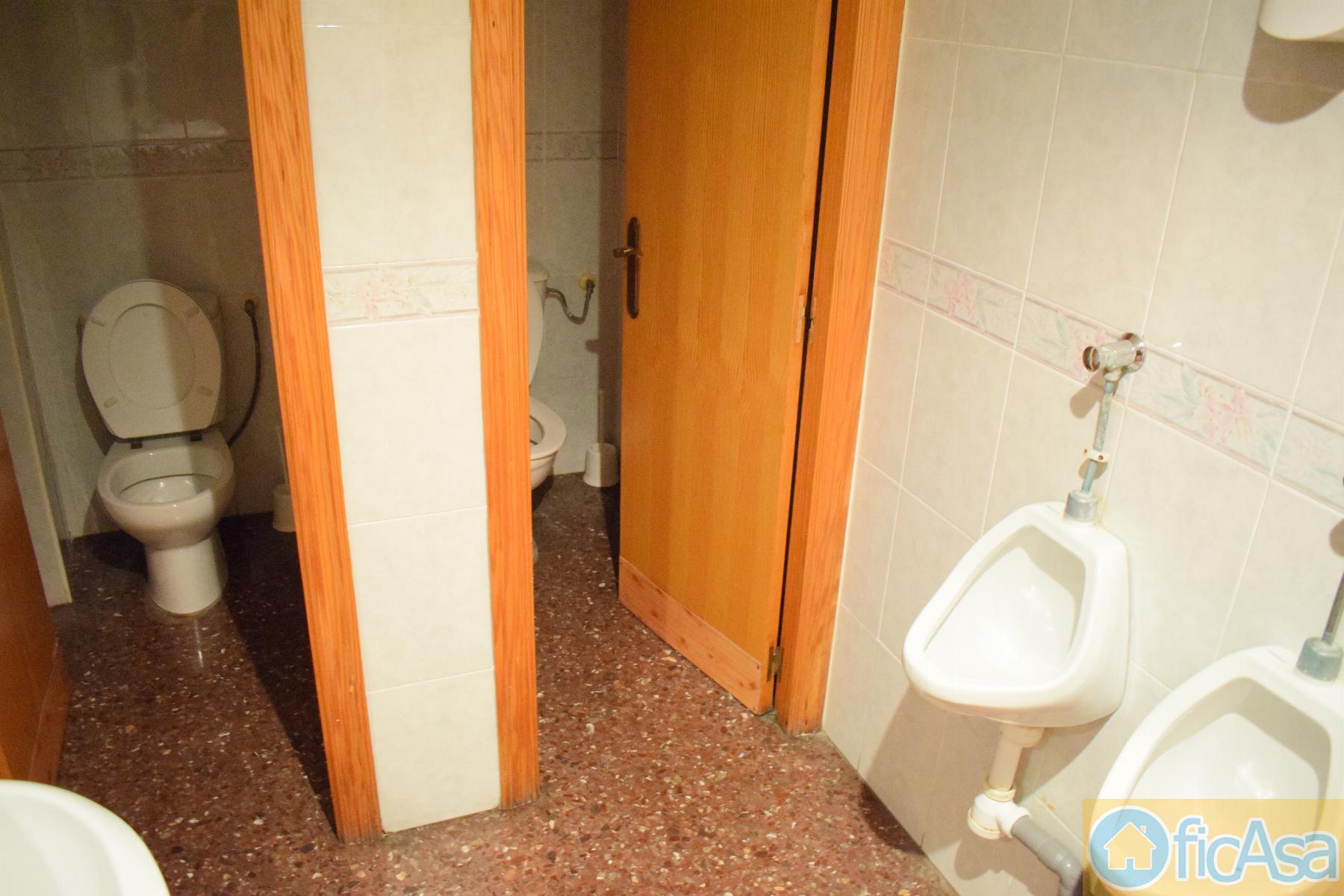 For sale of commercial in Castellón