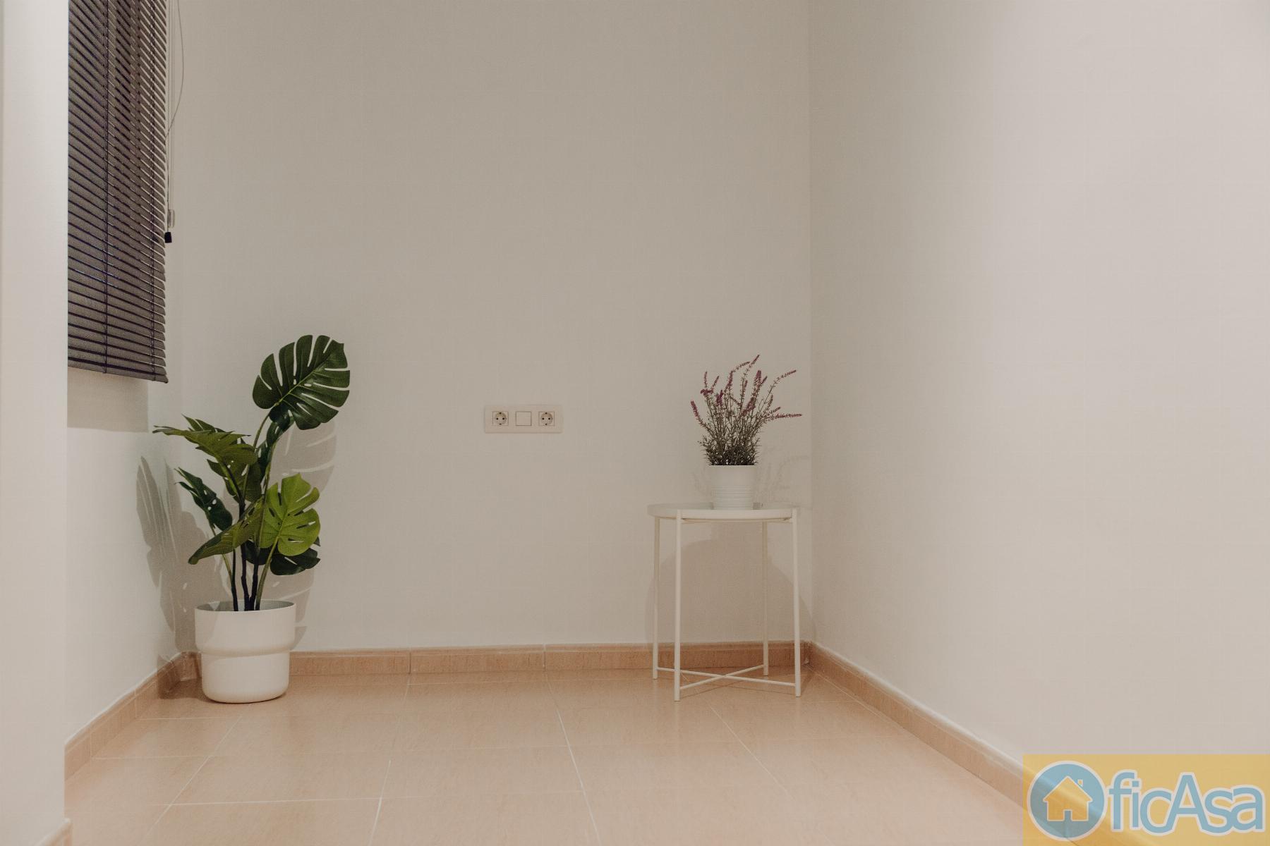 For sale of flat in Almazora