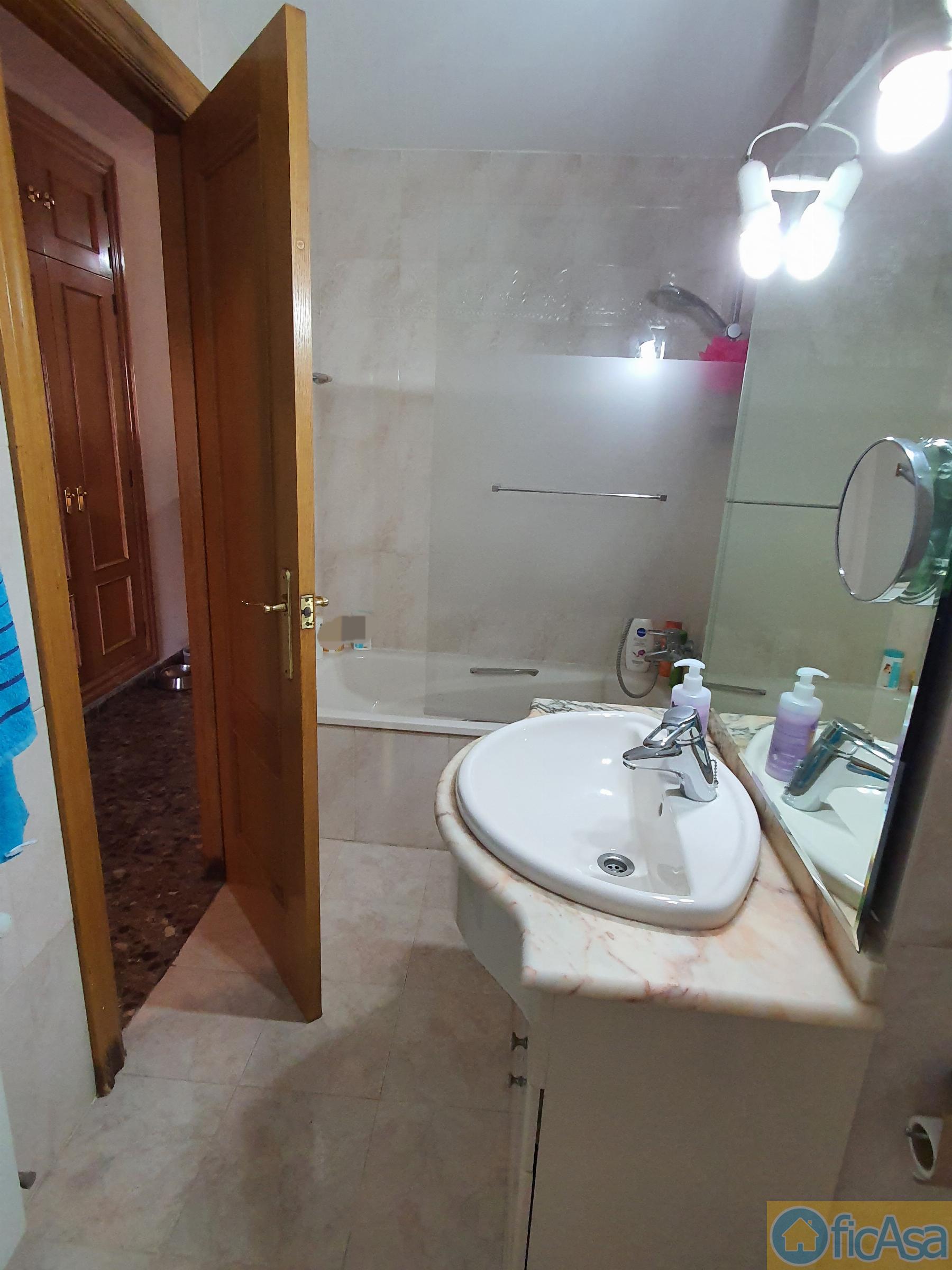 For sale of flat in Castellón