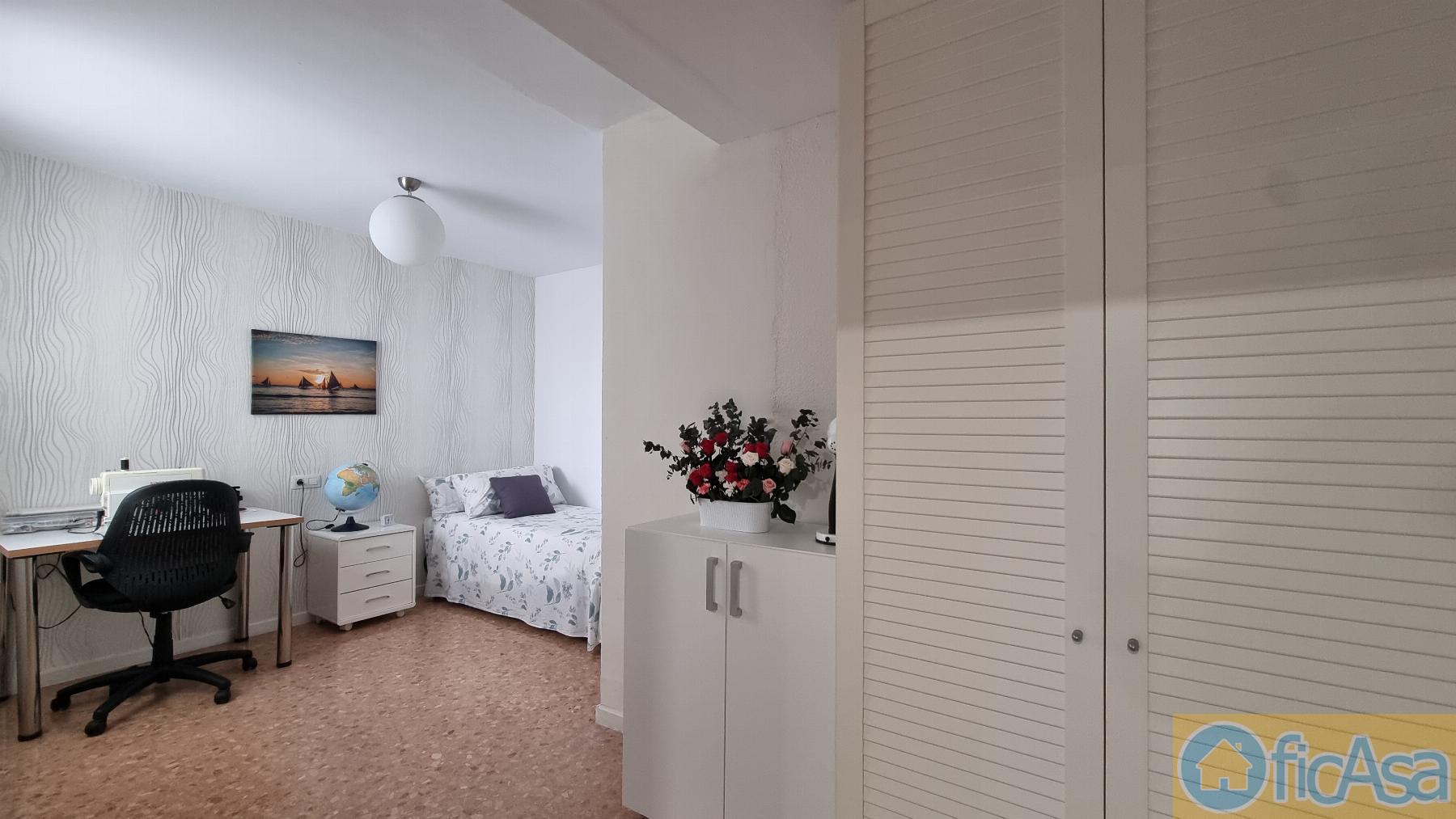 For sale of flat in Castellón