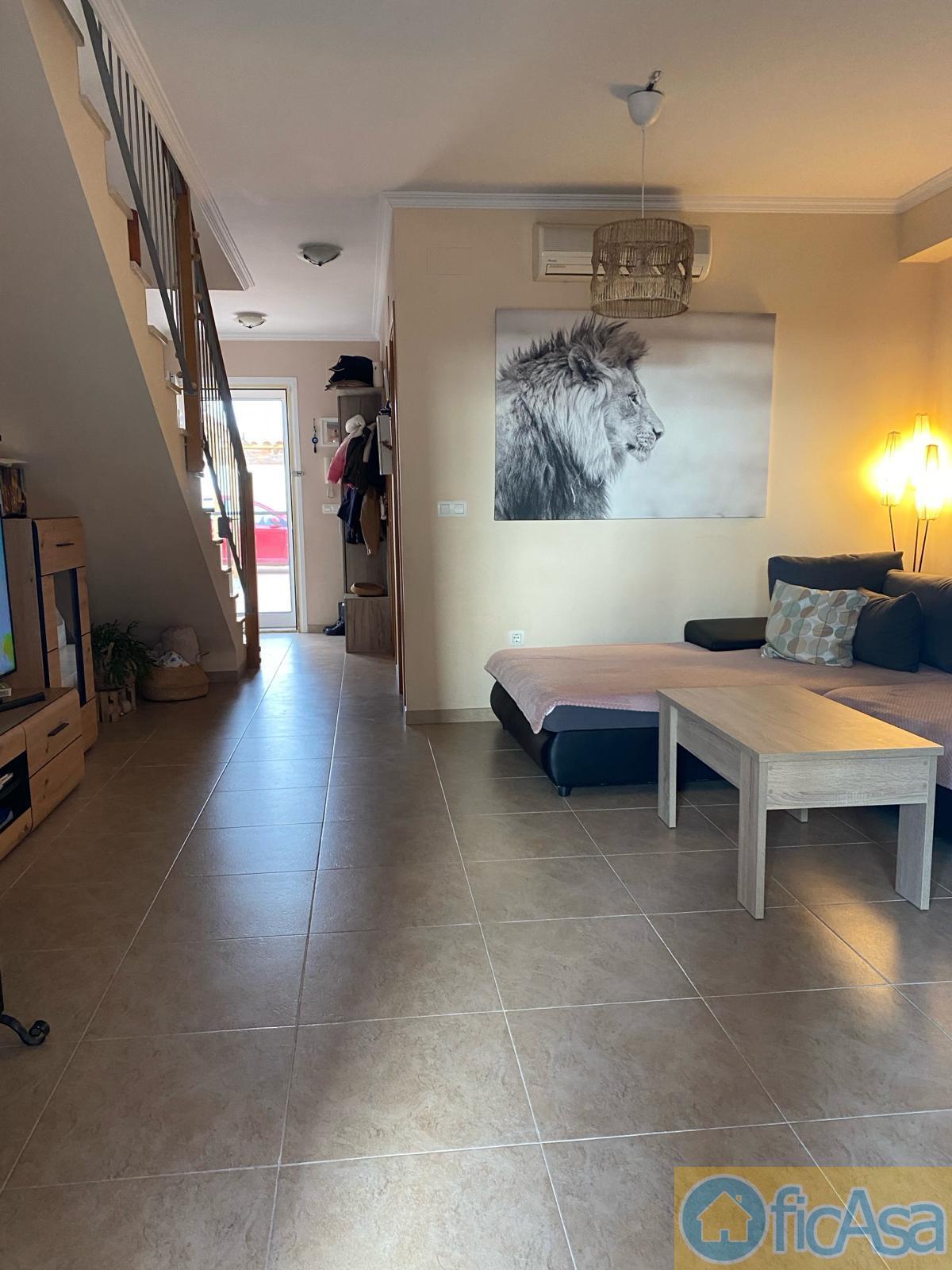 For sale of house in Almazora