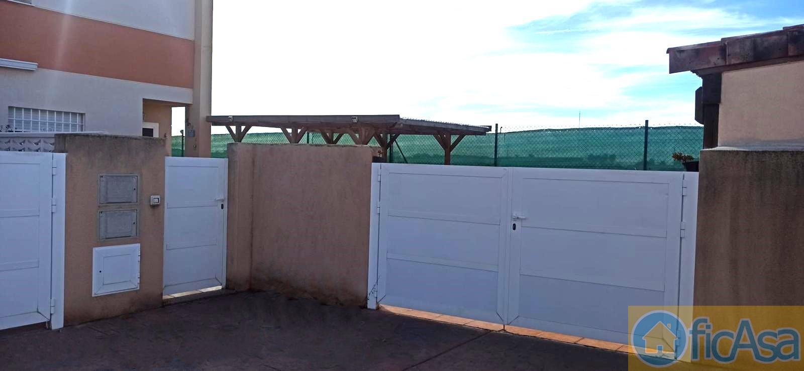 For sale of house in Almazora