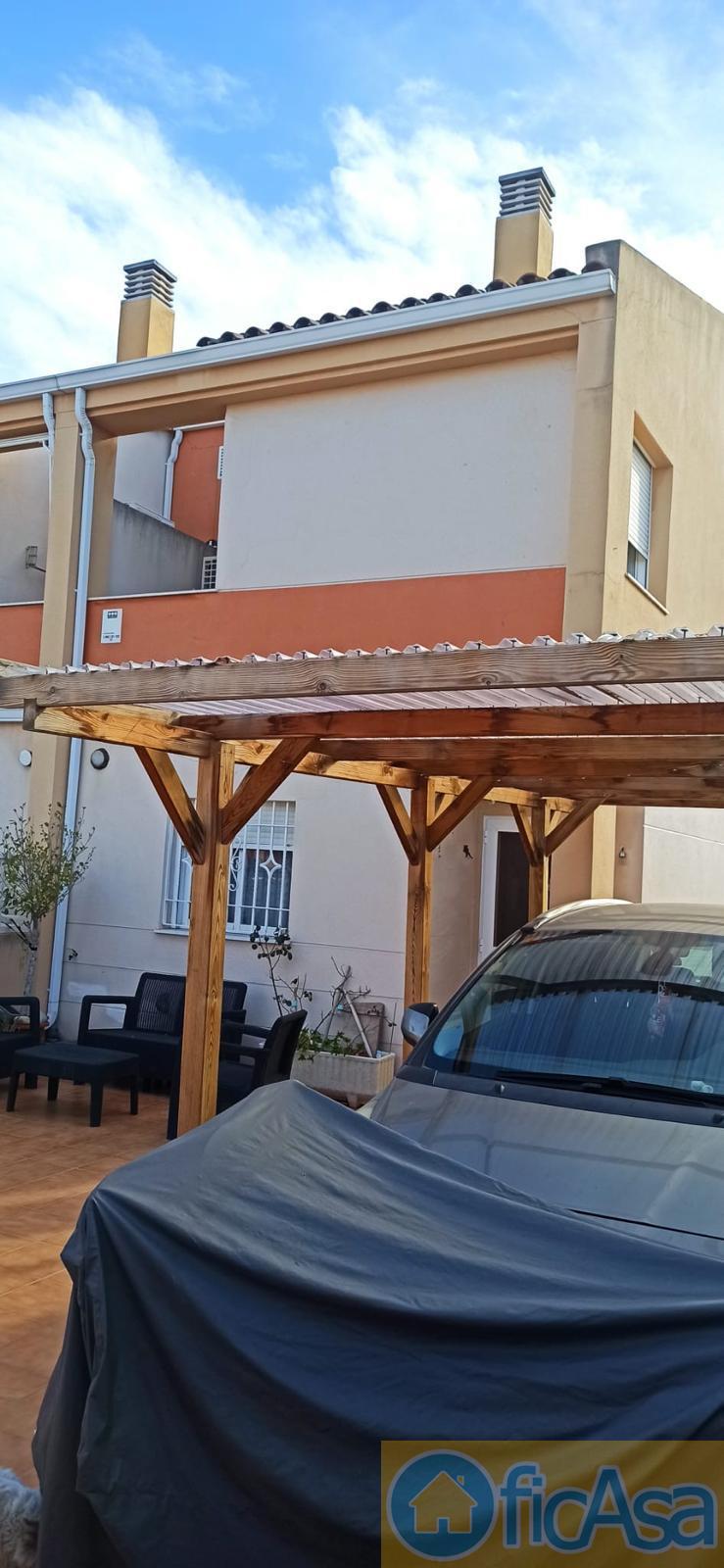 For sale of house in Almazora