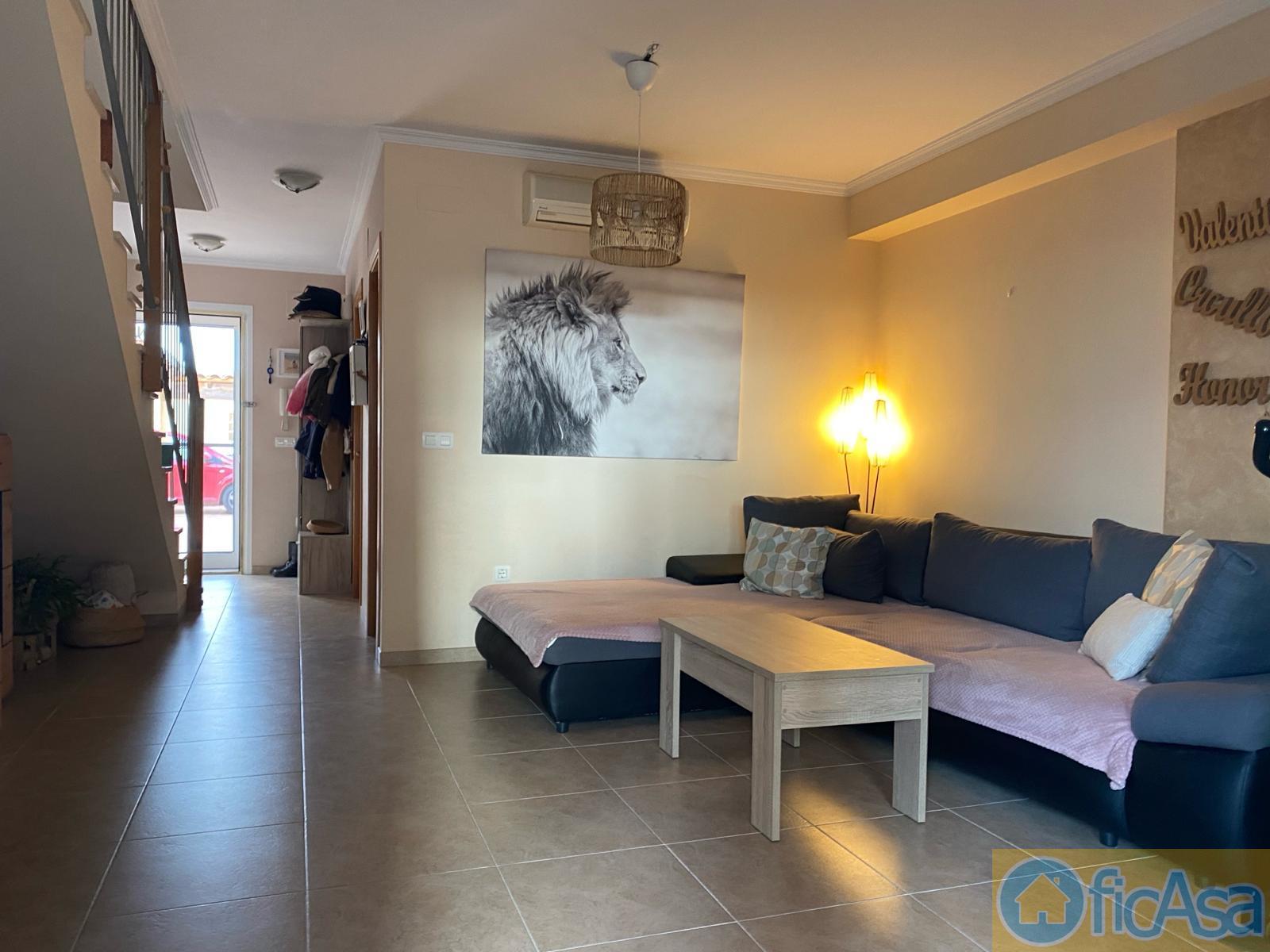 For sale of house in Almazora