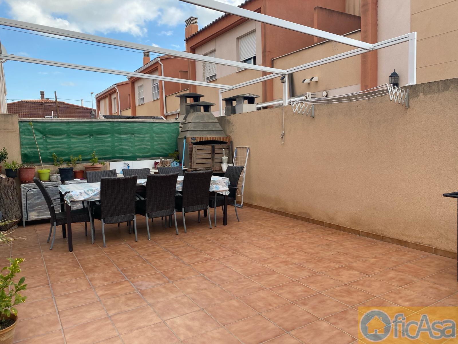 For sale of house in Almazora