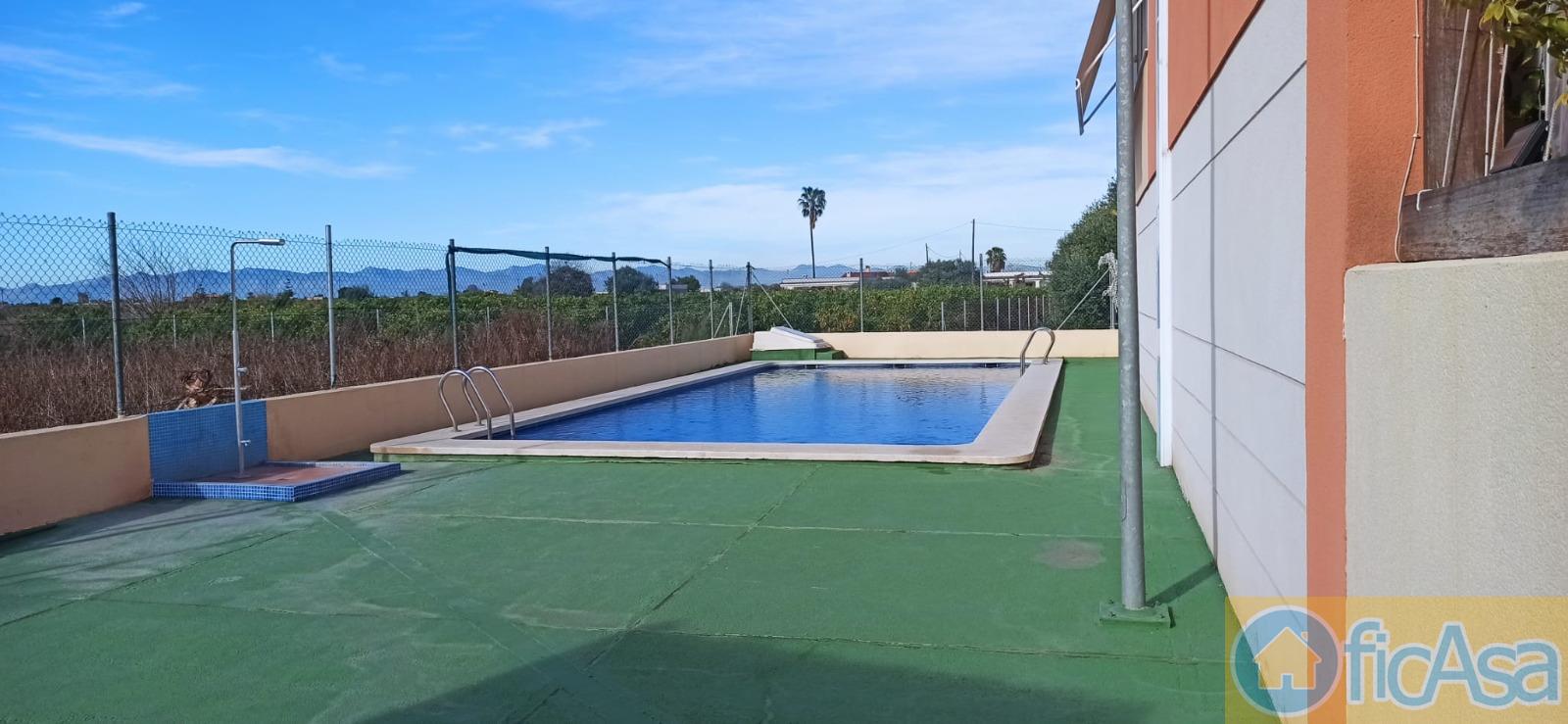 For sale of house in Almazora