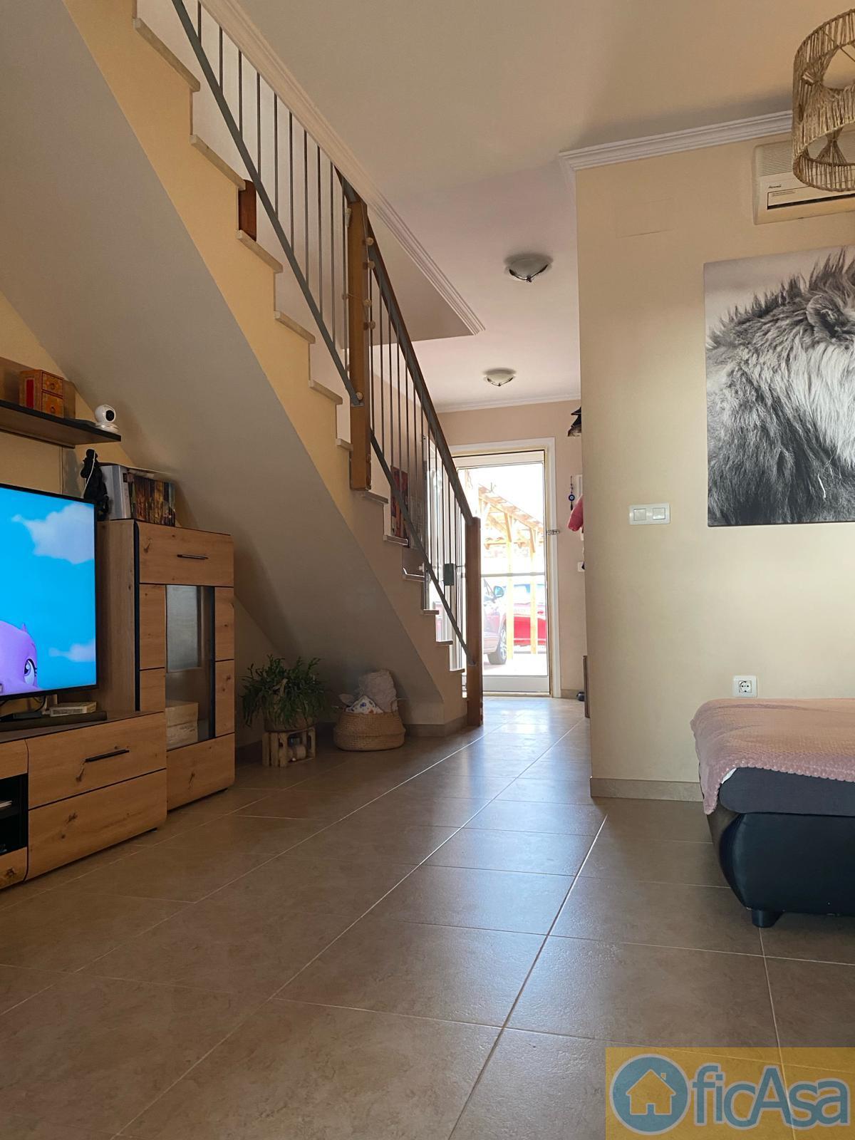 For sale of house in Almazora