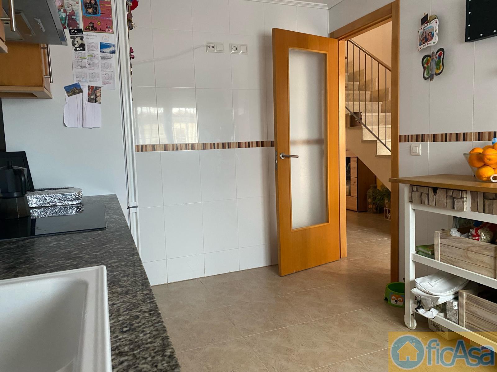 For sale of house in Almazora