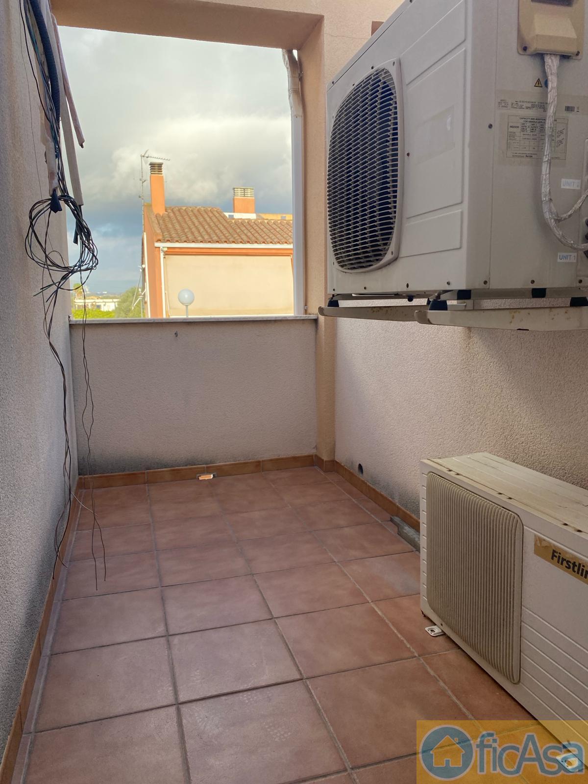 For sale of house in Almazora