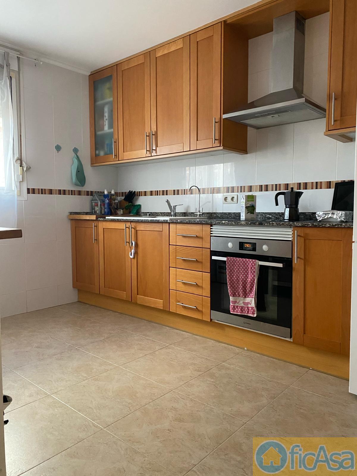 For sale of house in Almazora