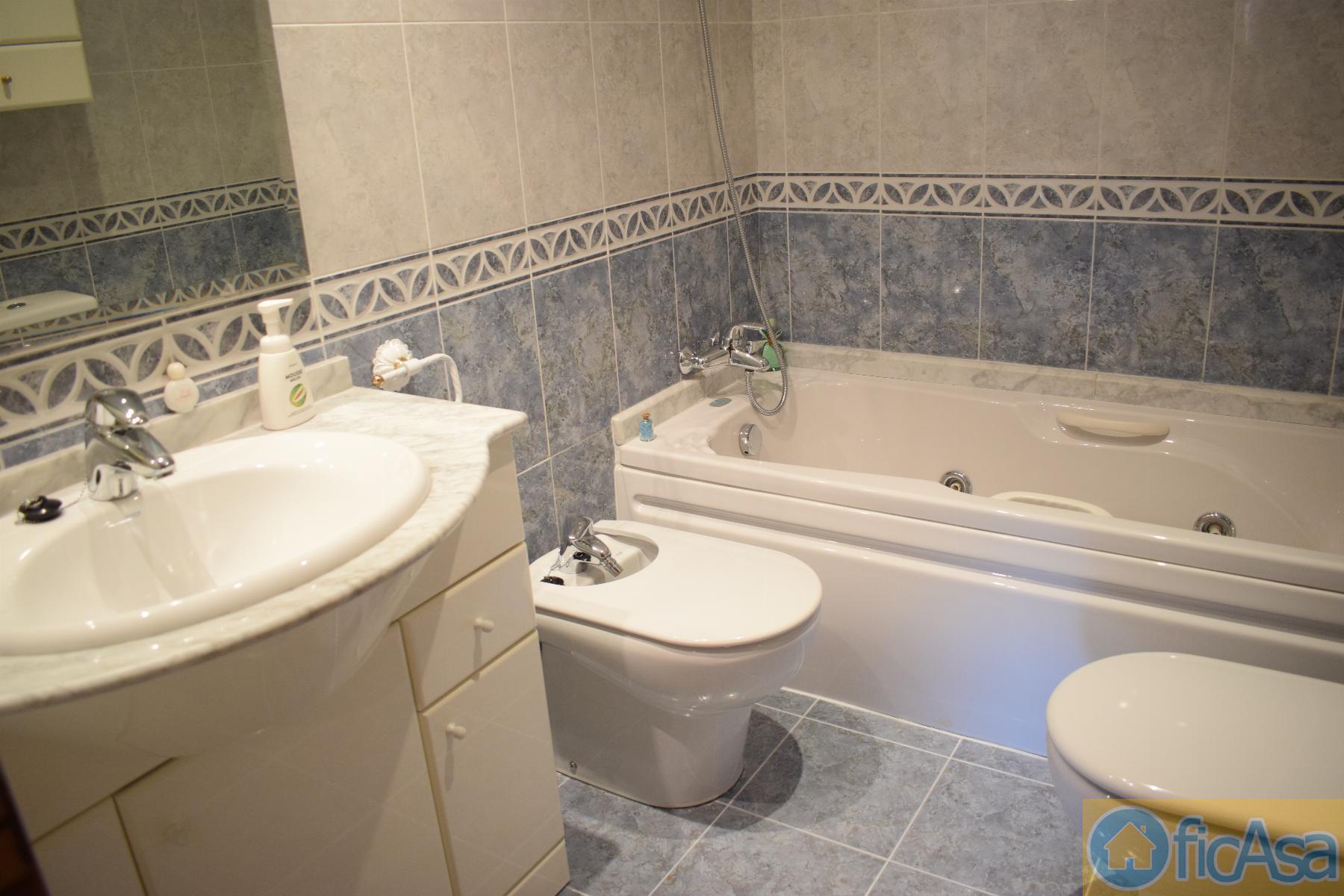 For sale of flat in Castellón