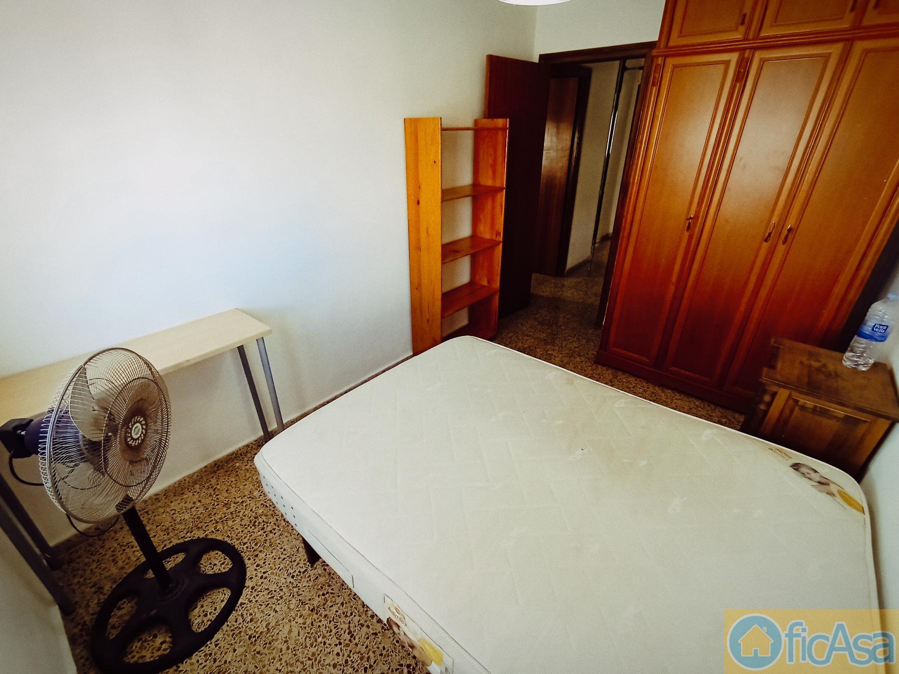 For sale of flat in Castellón