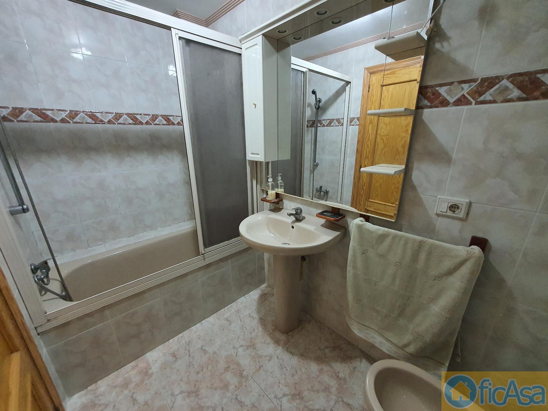 For sale of flat in Castellón