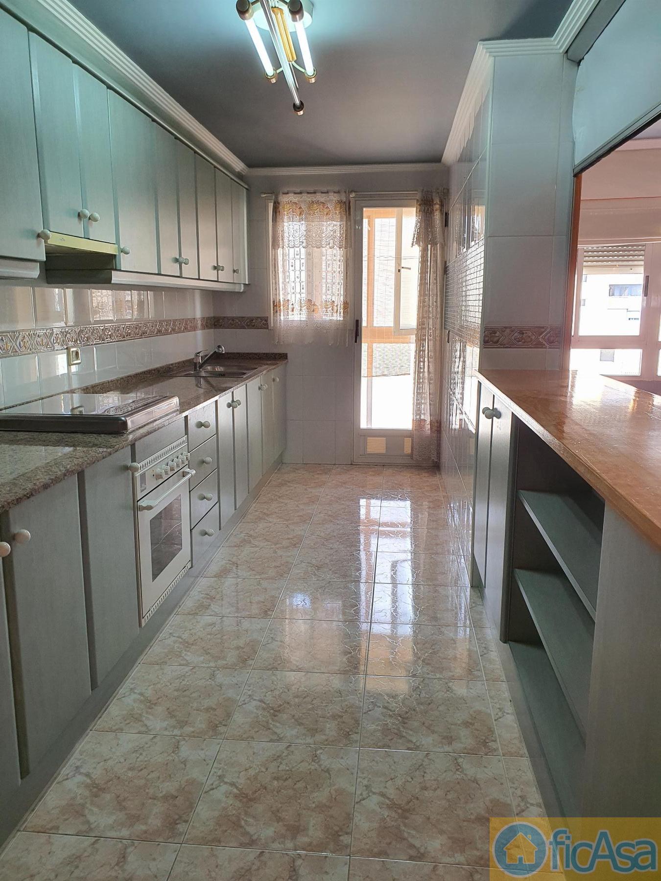 For sale of flat in Castellón