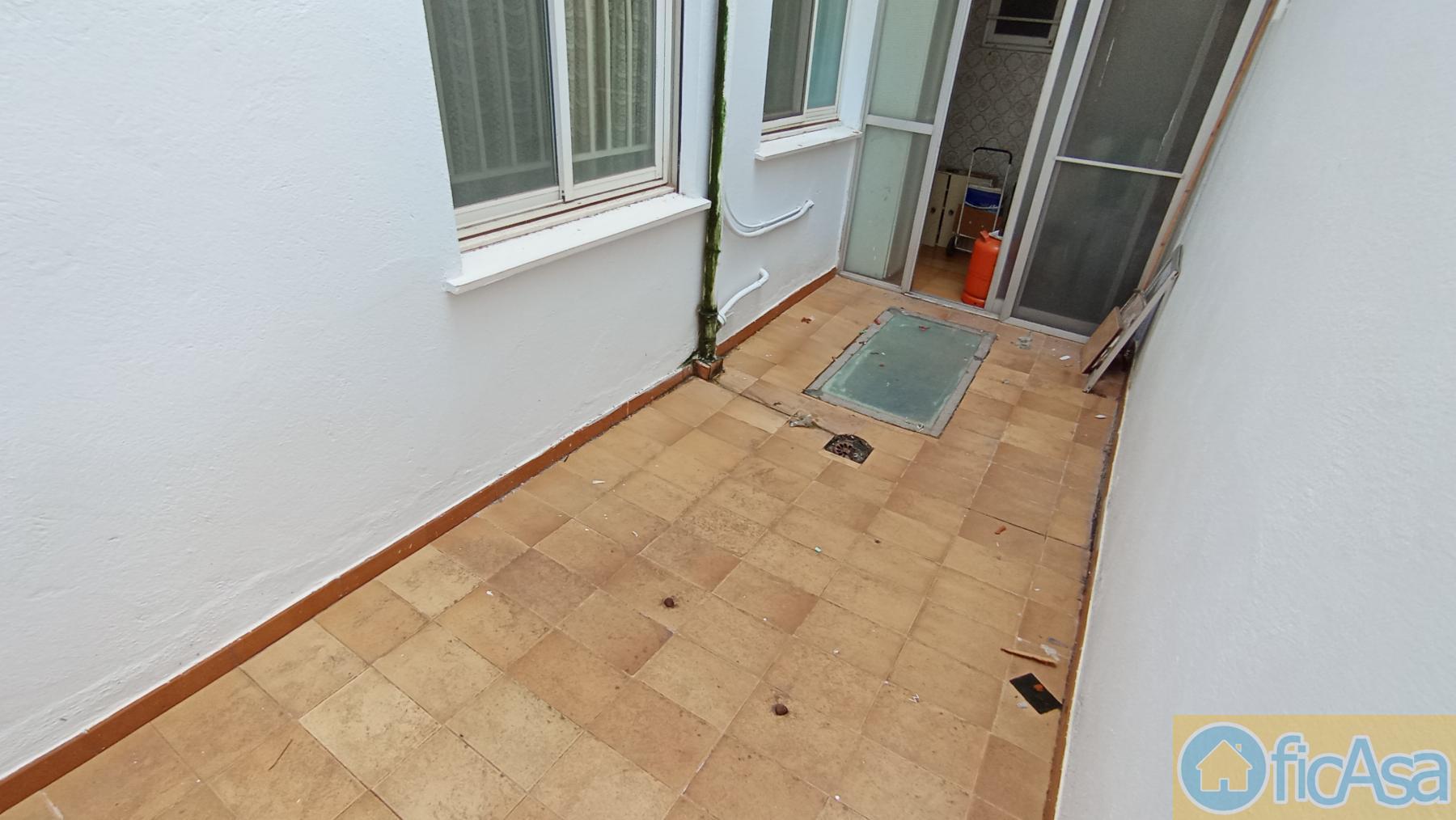 For sale of flat in Castellón