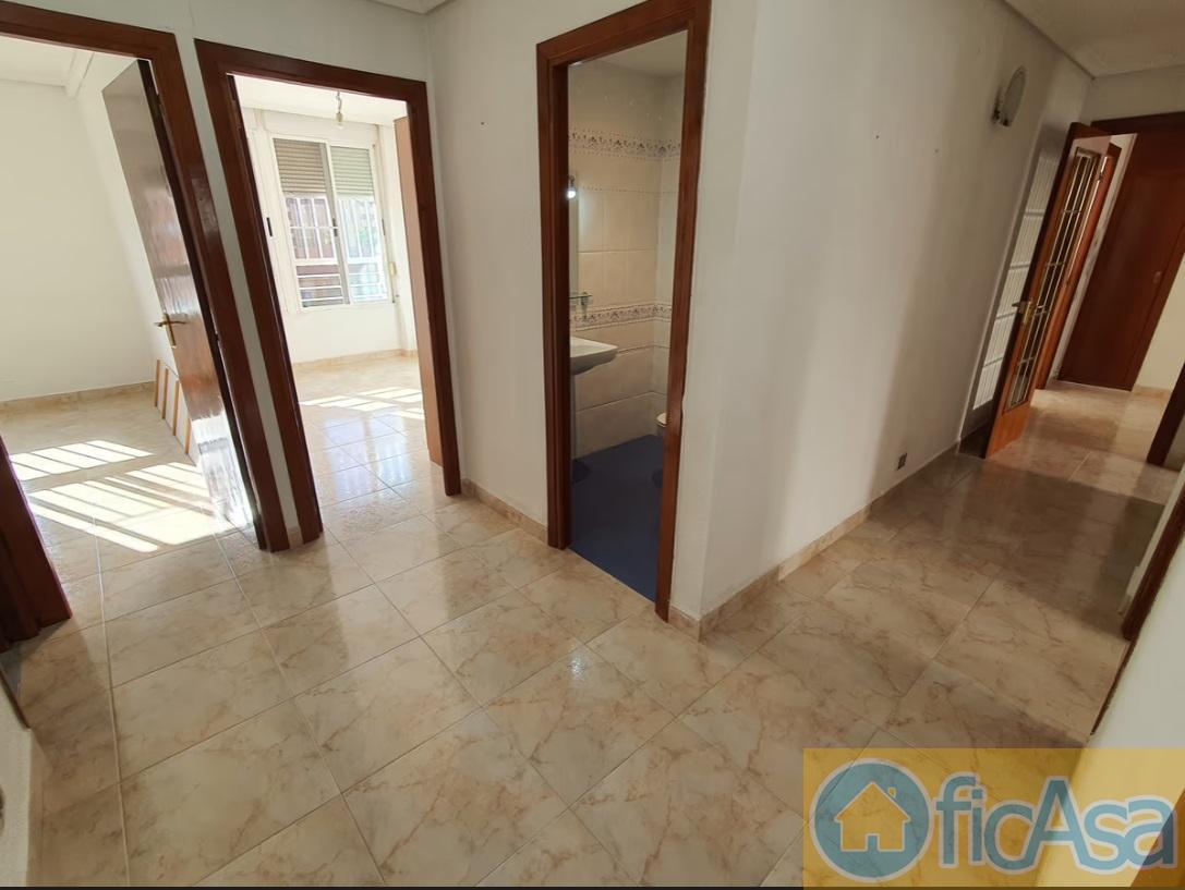 For sale of flat in Castellón