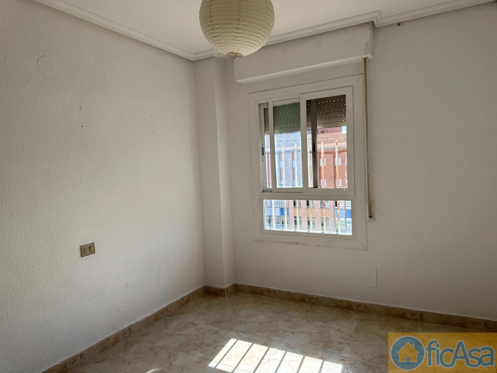 For sale of flat in Castellón