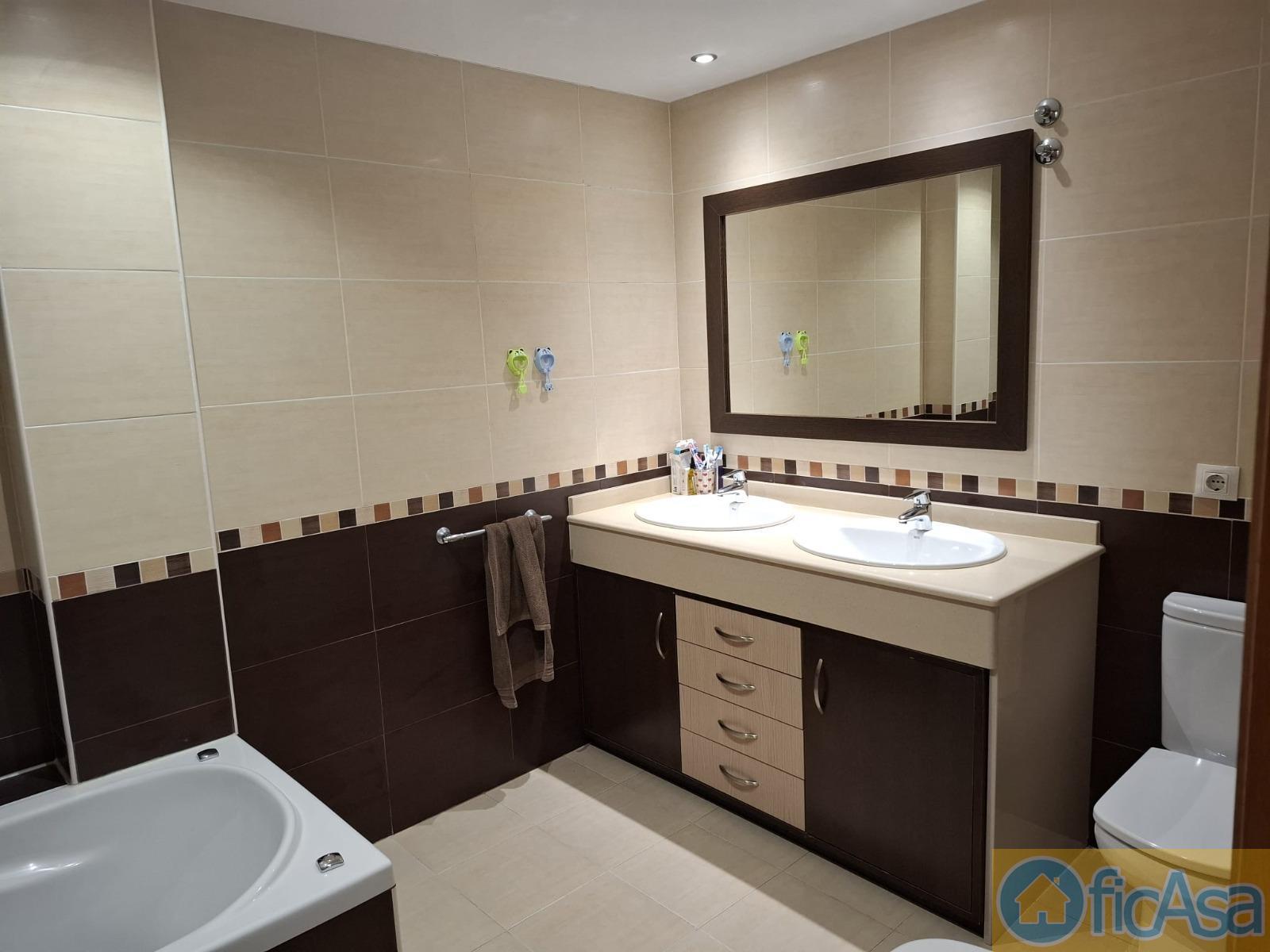 For sale of house in Almazora