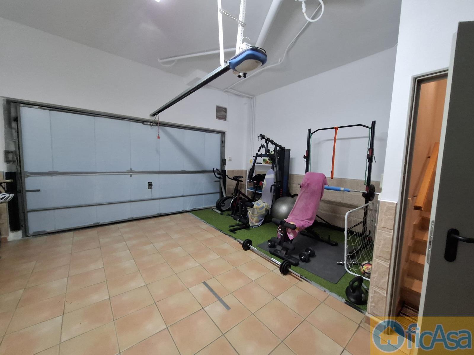 For sale of house in Almazora
