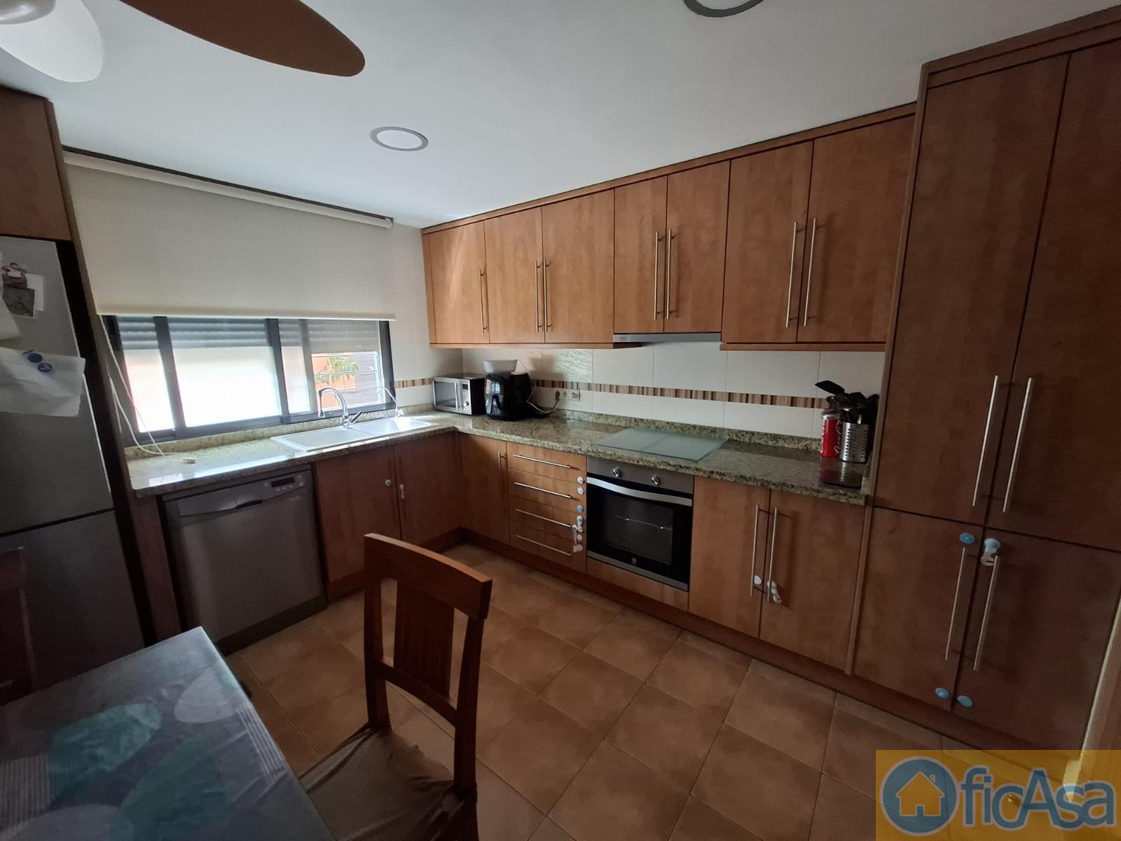 For sale of house in Almazora