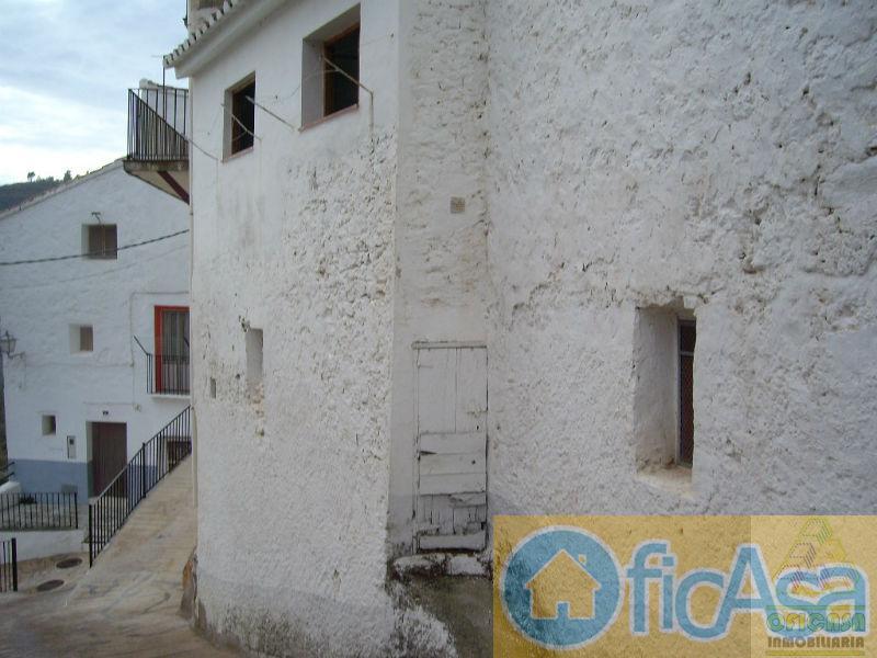 For sale of house in Lucena del Cid