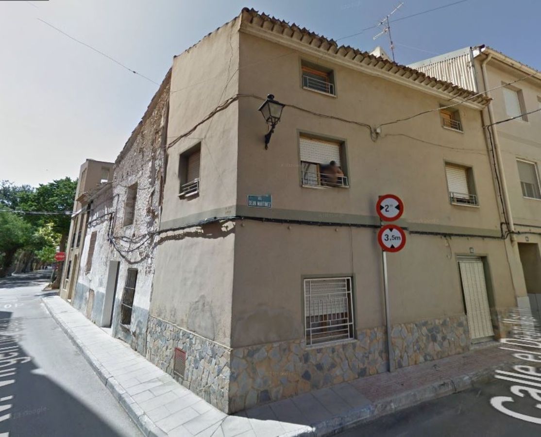 Casa en venta en Deán Martínez, Caudete