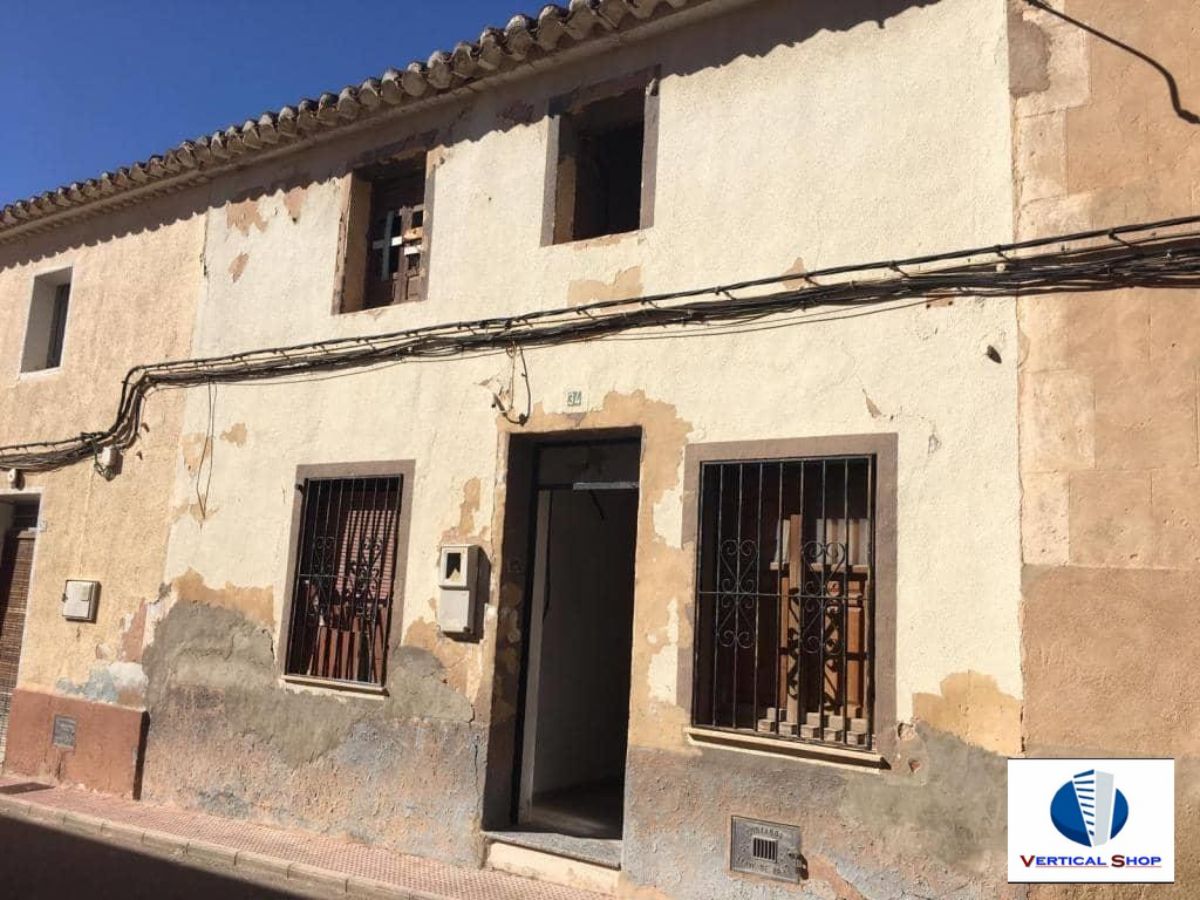 For sale of house in Caudete