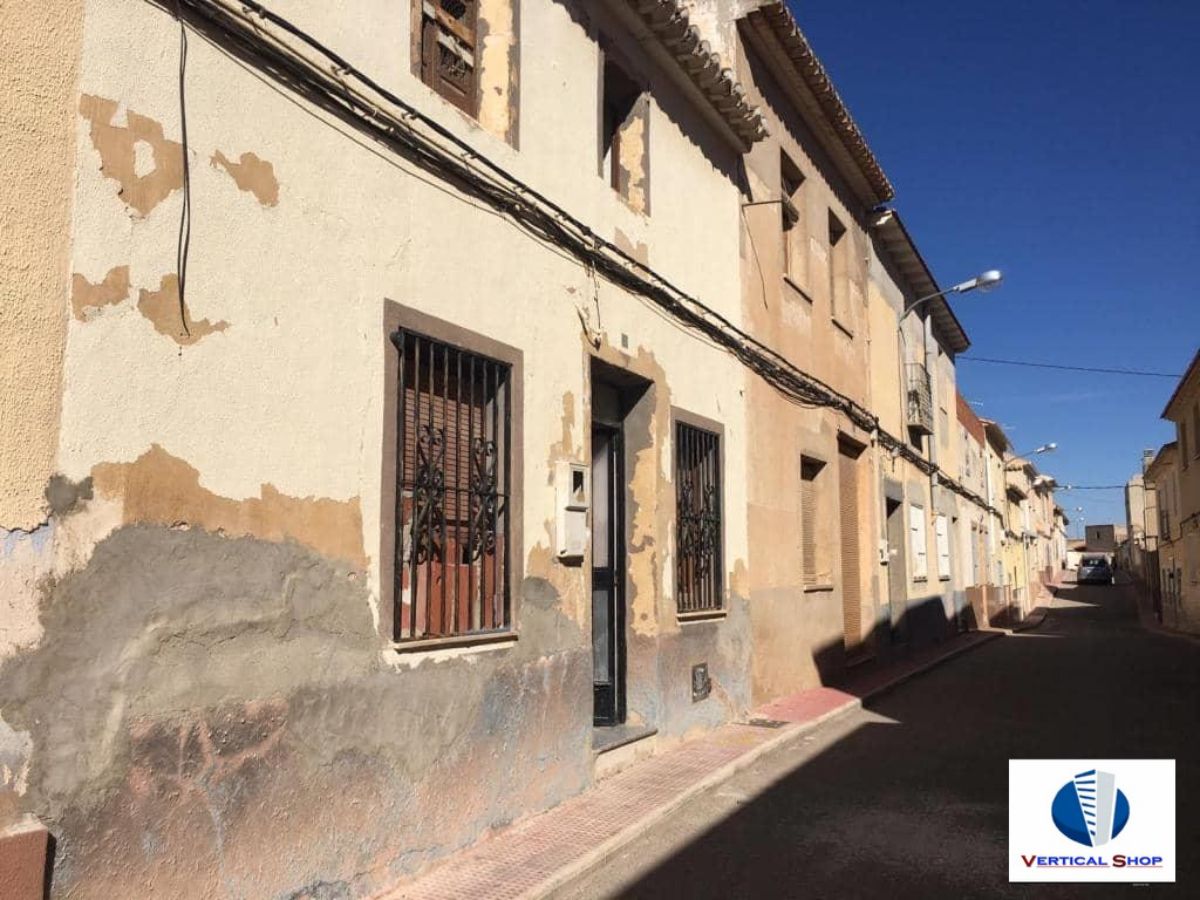 For sale of house in Caudete