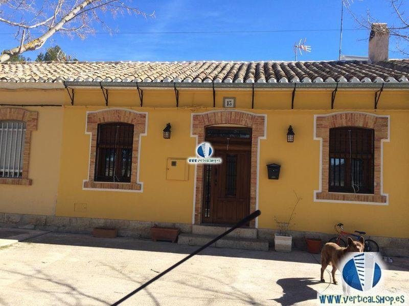 For sale of villa in Villena