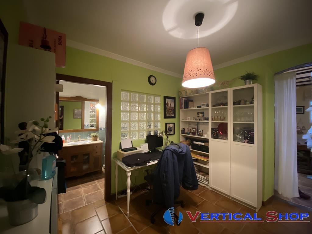 For sale of villa in Villena