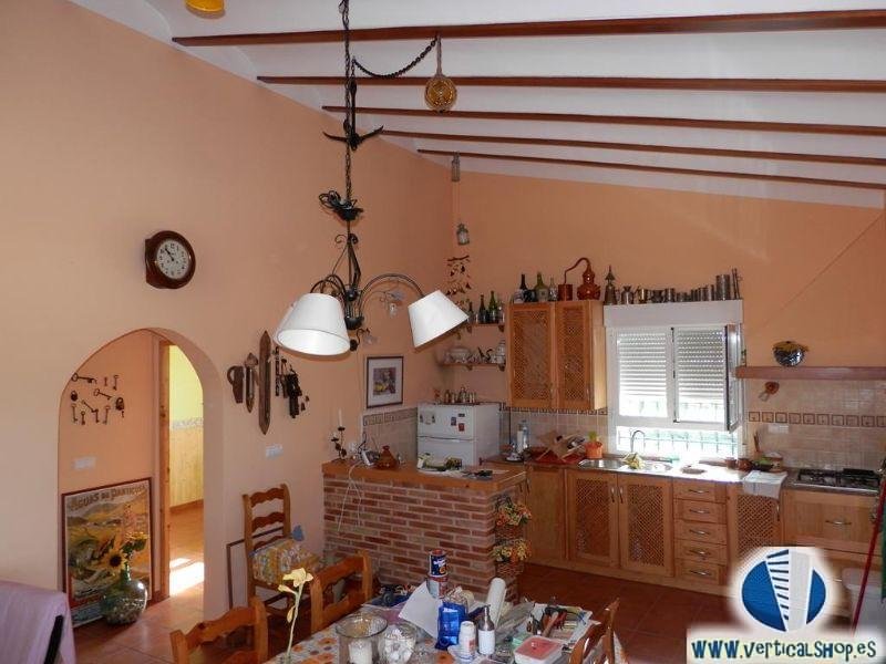 For sale of chalet in Caudete