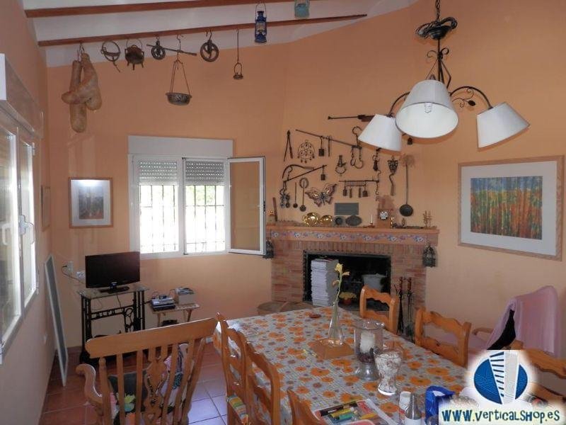 For sale of chalet in Caudete