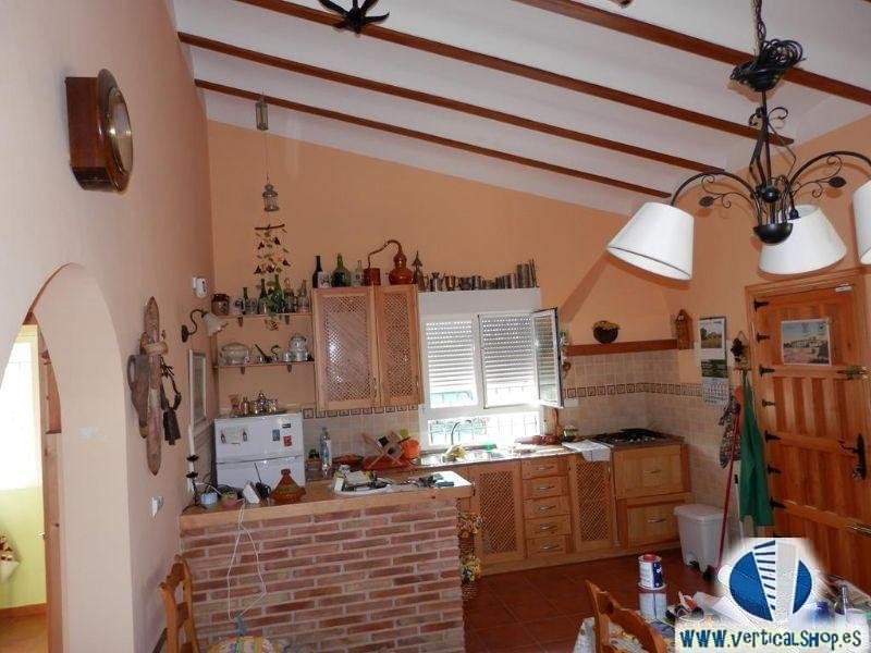 For sale of chalet in Caudete