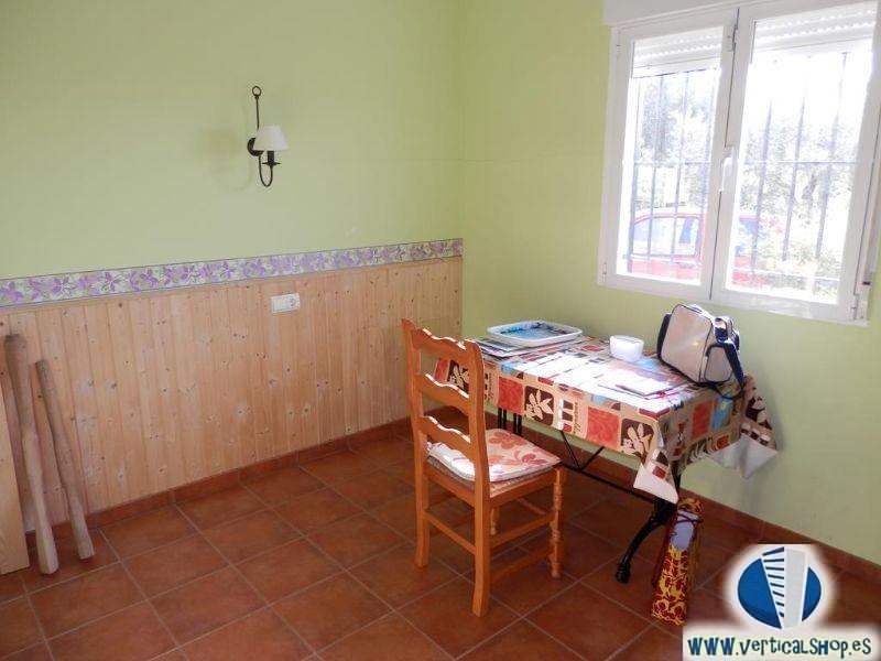 For sale of chalet in Caudete