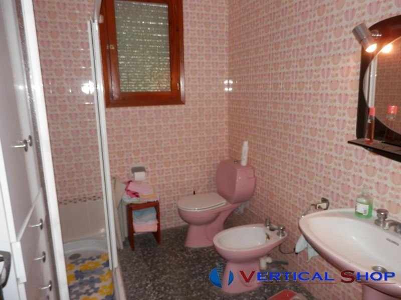 For sale of house in Caudete