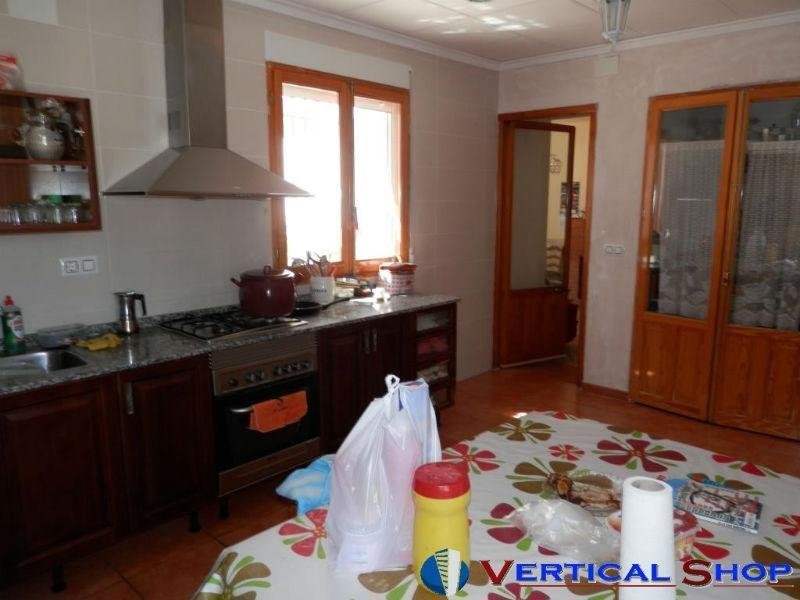 For sale of chalet in Caudete