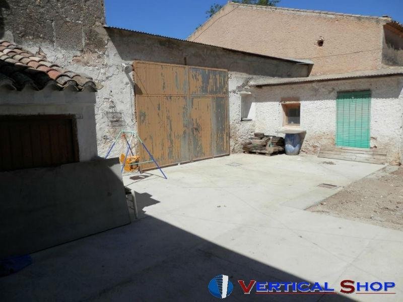 For sale of chalet in Caudete