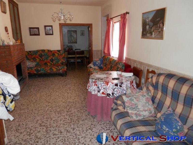 For sale of chalet in Caudete