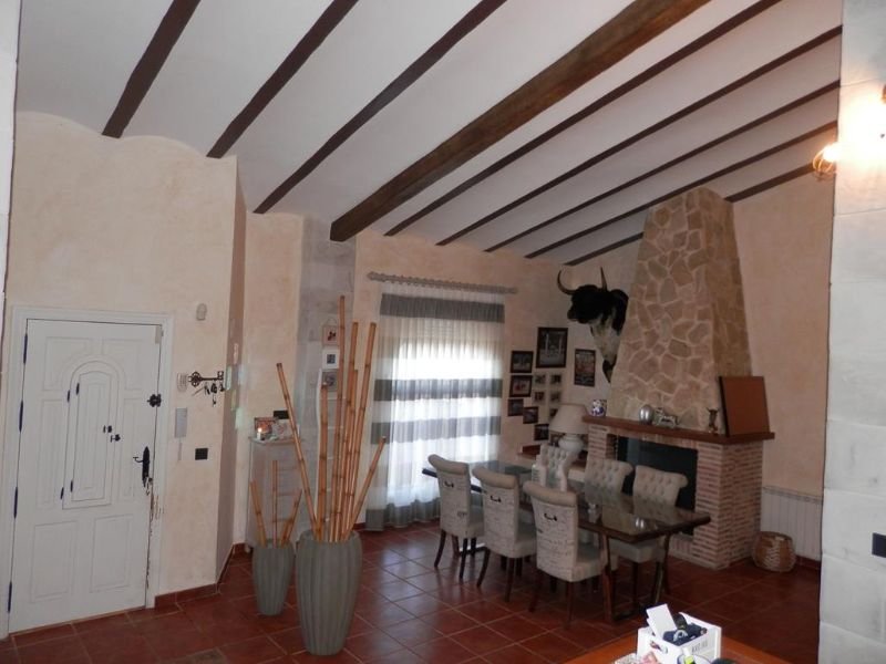 For sale of chalet in Caudete